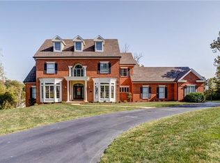10 Vanessa Dr, Saint Louis, MO