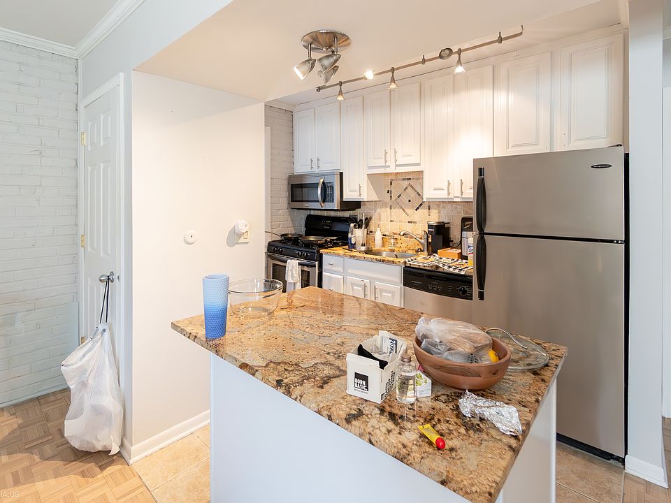 1st image of 455 W Grant Pl APT 16