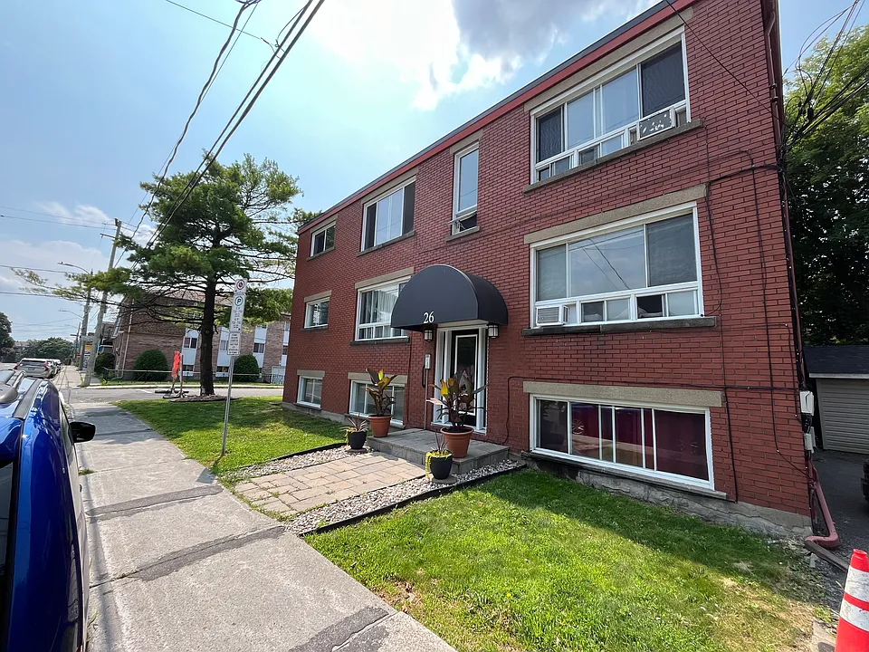 26 Saint Charles St #1