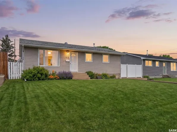 1312 Stadacona STREET W, Moose Jaw, SK S6H 6M9