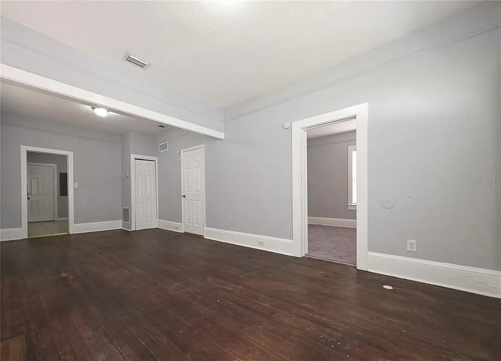 Building Photo - 676 Bridal Ave