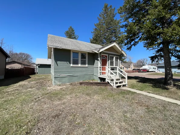 905 Simmons Ave SE, Huron, SD 57350