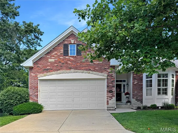 1305 Running Creek Ct, Washington, MO 63090
