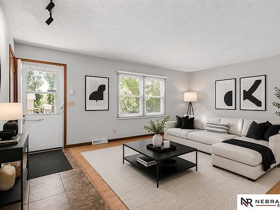 4th image of 9448 Ames Ave