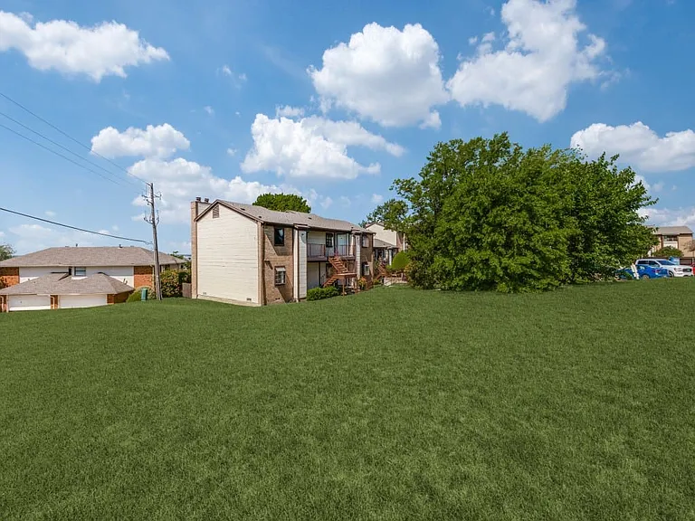 114 Henry M Chandler Dr — Photo 2