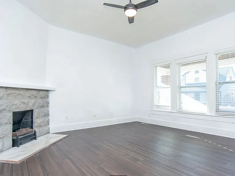 1745 Union St — Photo 4
