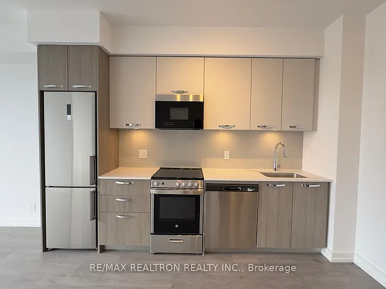 75 James St S #2912 — Photo 11