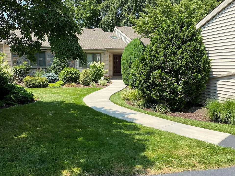 406 Eaton Way