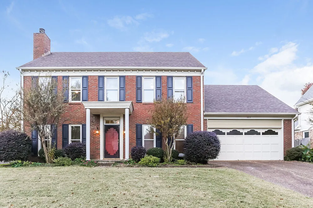 4 bed, 2.5 bath, 2500 sqft, $2,250 — Photo 1
