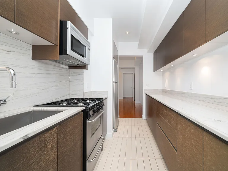400 E 57th St #3M — Photo 10