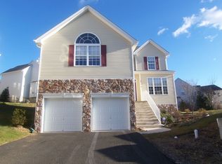 256 Winding Hill Dr, Hackettstown, NJ 07840