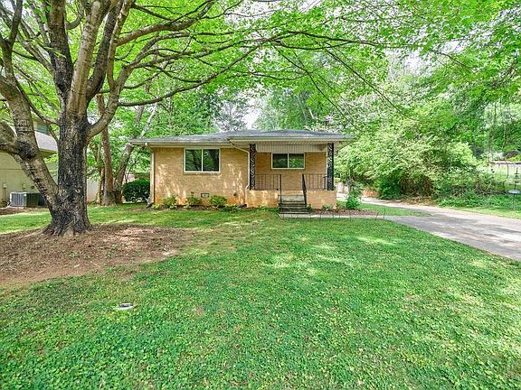 2nd image of 119 Driftwood Pl Unit A