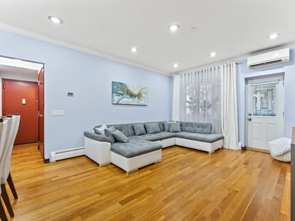 4078 Nostrand Avenue image 5 of 18