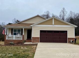 140 Walnut Ln, Taylorsville, NC 28681