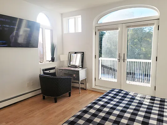 Rented by Barbara Puccia Realty LLC | media 10