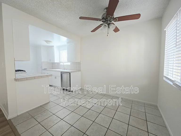 210 W Tujunga Ave #5 — Photo 3