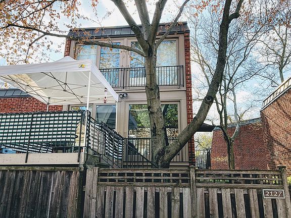2nd image of 2127 N Lincoln Ave