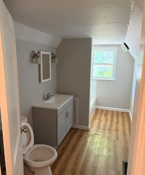 3670 Etna St — Photo 5