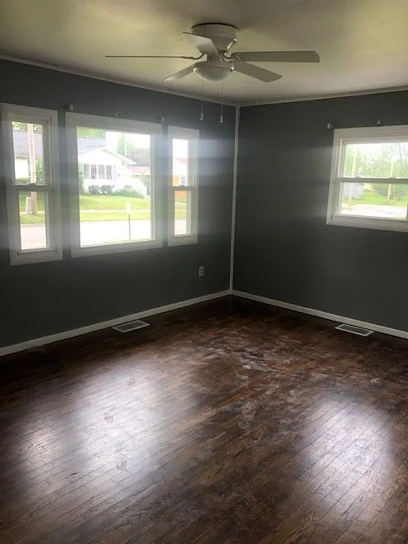 Newly updated 2 bed 1 bath home on Lynwood Ottumwa — Photo 3