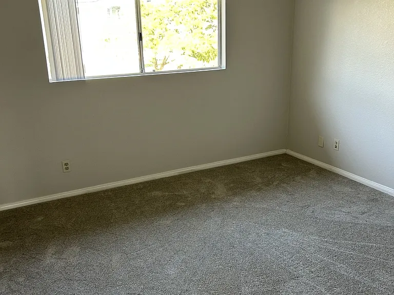 451 Summer View Cir — Photo 17