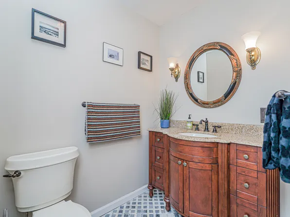 20 Signal Hill Road image 16 of 44