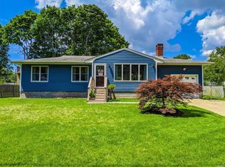 80 Barrett Ave, Bayport, NY 11705