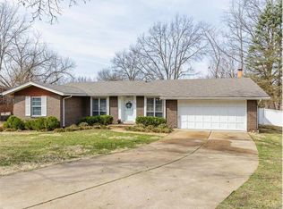 903 Dover Falls Dr, Ballwin, MO 63021