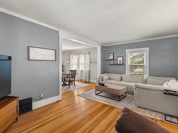 4th image of 611 E 1st St