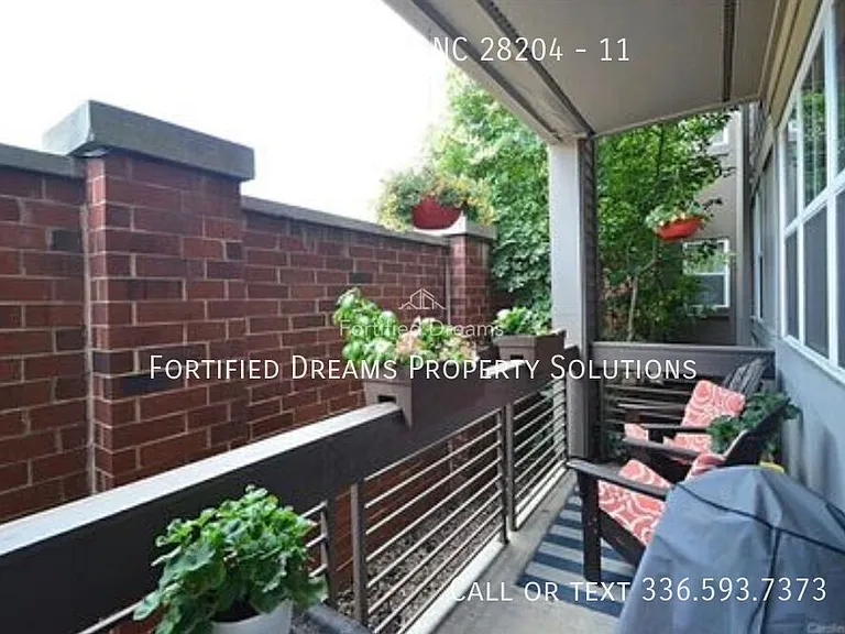 536 Oakland Ave #11 — Photo 2