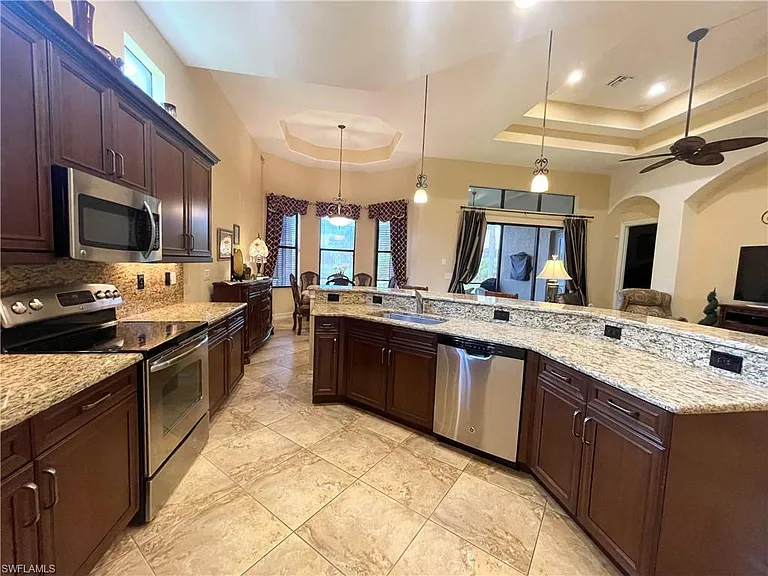 7302 Acorn Way — Photo 12