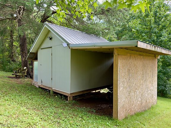 4th image of 29 Hickory Dr