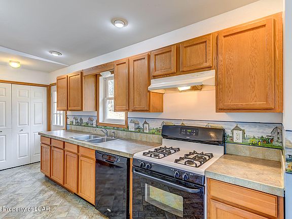 3rd image of 5614 Main Rd