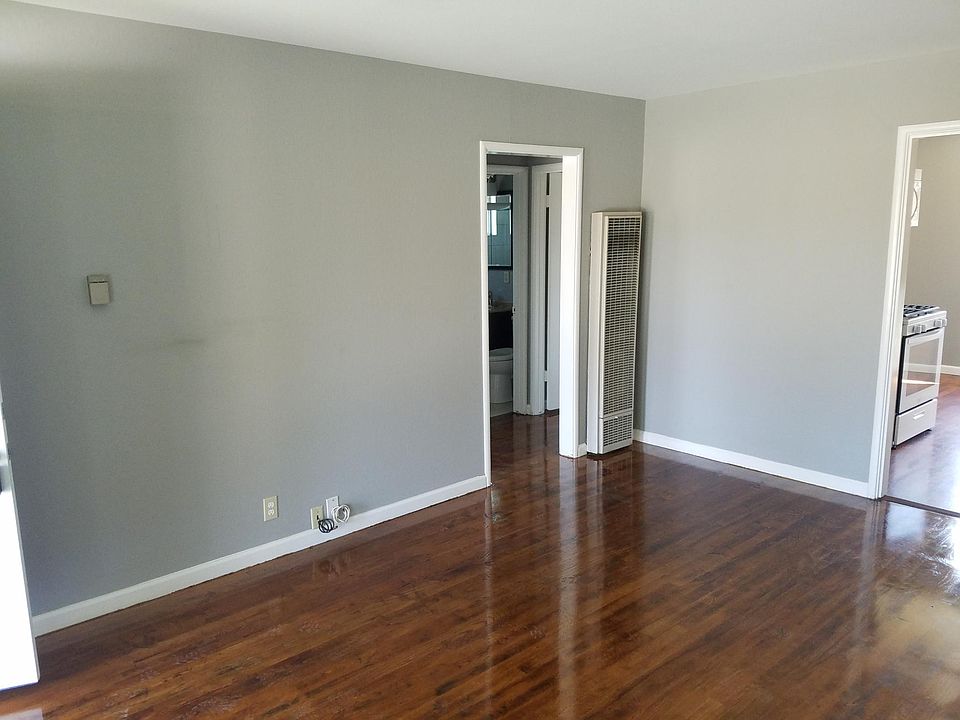 1st image of 3290 Moorpark Ave