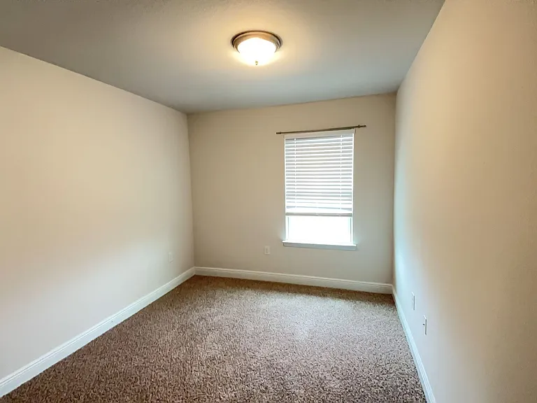 1609 Caleigh Ct — Photo 13