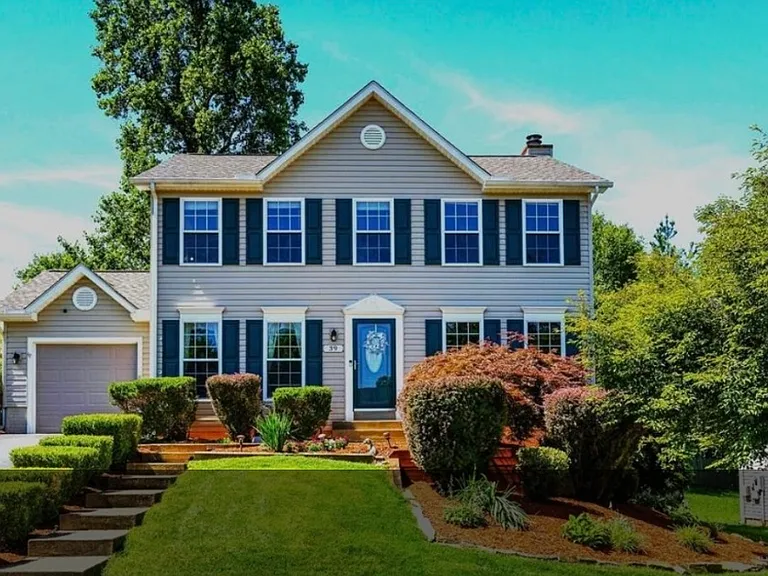39 Thornberry Ln — Photo 1