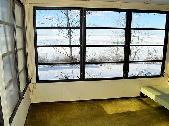 3rd image of 34207 Lake Shore Blvd