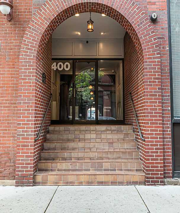 1st image of 400 S Green St APT 218