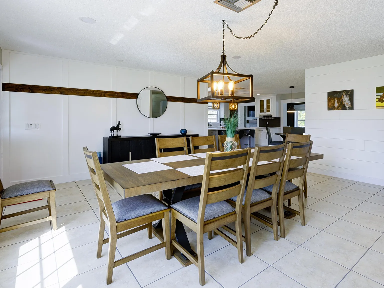 4 bed, 2.5 bath, 2141 sqft, $5,250 — Photo 4