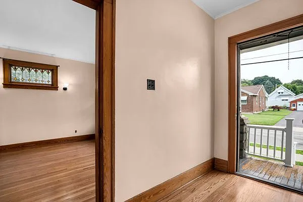 2139 Foster Ave — Photo 5