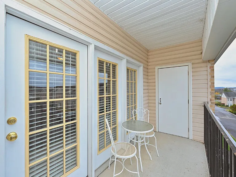 910 Churchill Xing — Photo 30