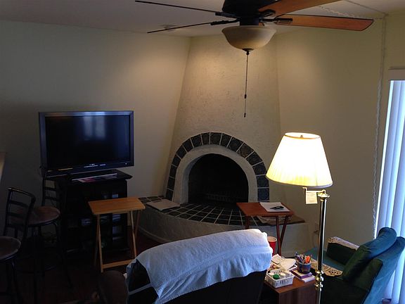 3rd image of 1108 E 9th St