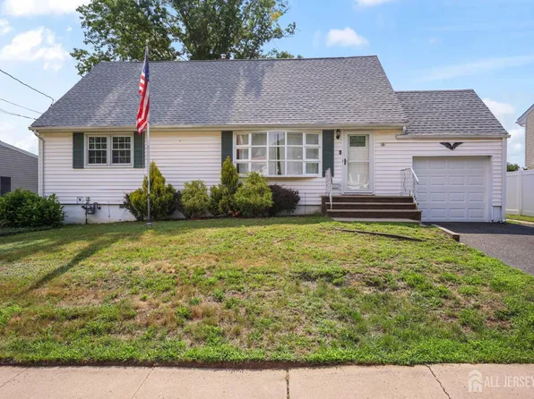16 Mercury Cir, South Amboy, NJ 08879