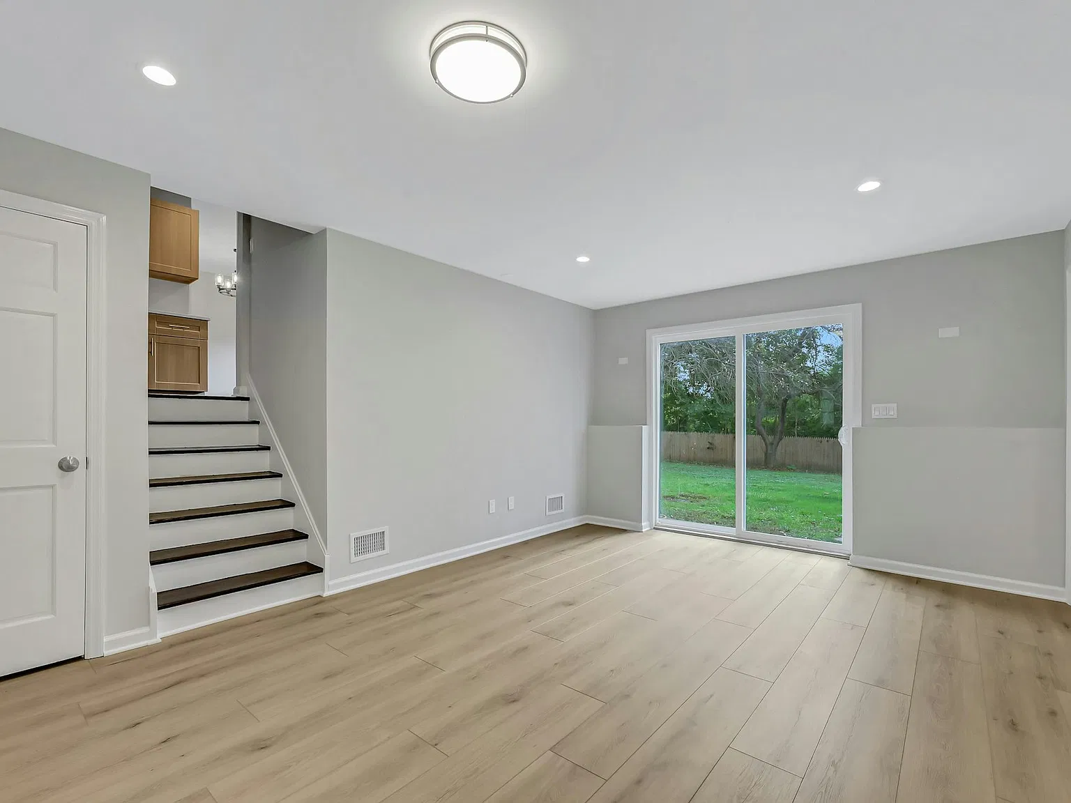 3 bed, 2.5 bath, $4,900 — Photo 4