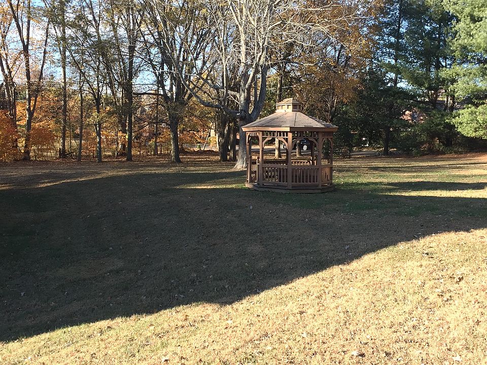 2nd image of 2479 Emory Way