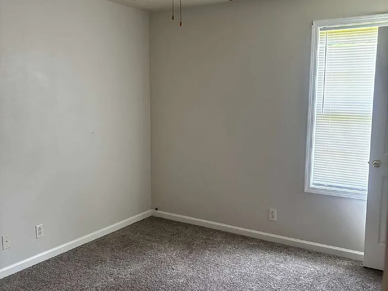 825 Decoy Ct — Photo 5
