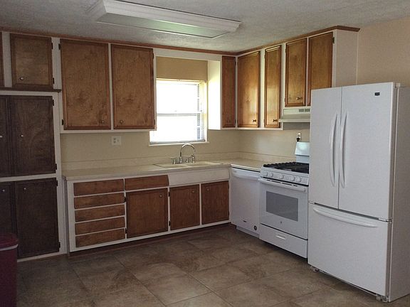 3rd image of 1481 Bel Air Dr