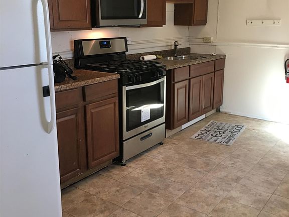 New stove and built in microwave