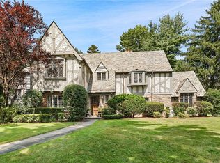 7 Hilltop Rd, Bronxville, NY 10708