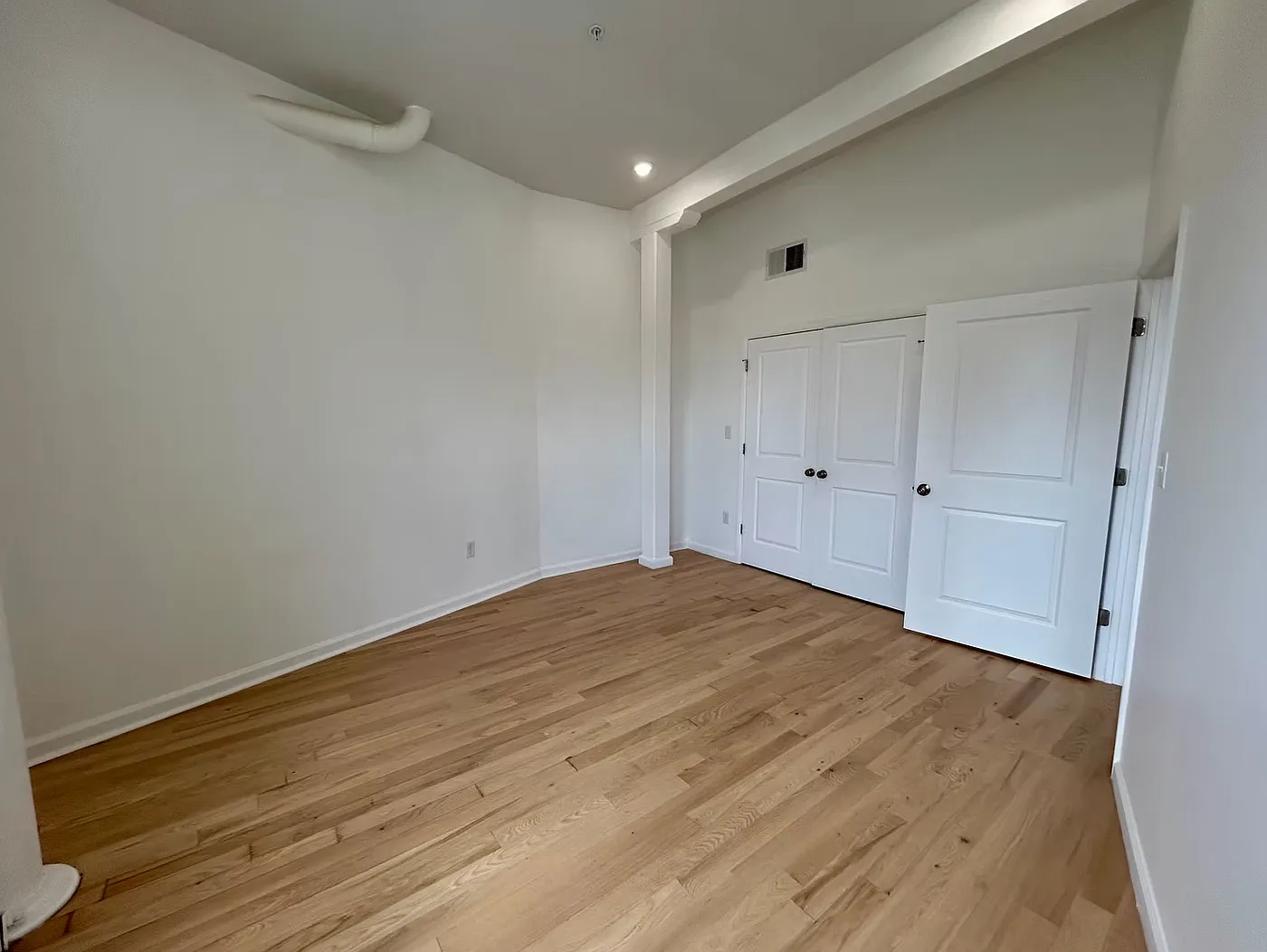 2 bed, 1081 sqft, $2,200 — Photo 4
