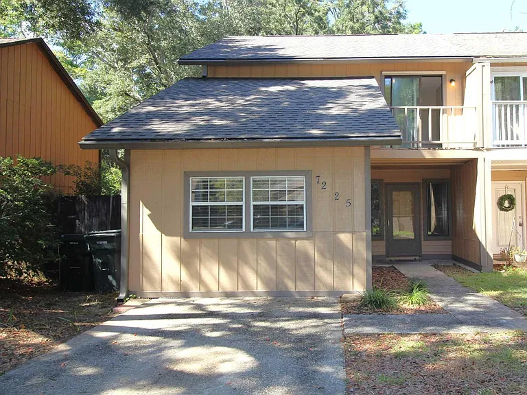 7225 Dogwood Terrace Dr — Photo 2